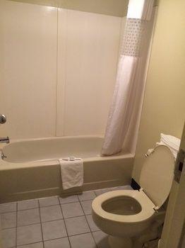 Hospitality Inn Bowmansville ภายนอก รูปภาพ