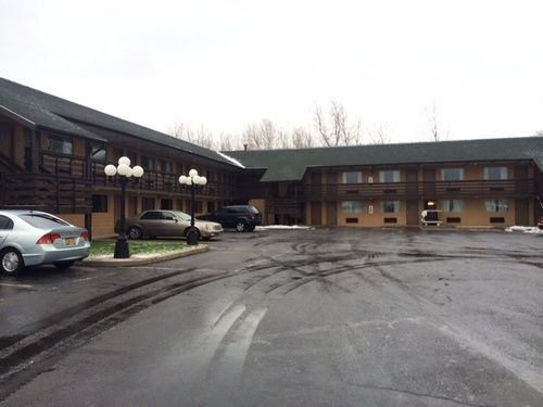 Hospitality Inn Bowmansville ภายนอก รูปภาพ
